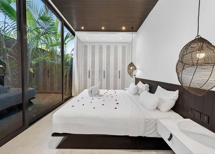 Celia 3br With Pool & Rice Field View Villa