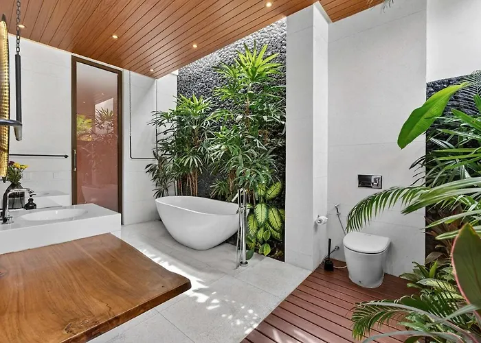 Celia 3br With Pool & Rice Field View