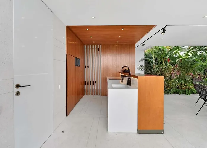 Villa Celia 3br With Pool & Rice Field View