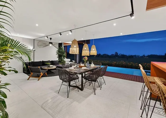 Celia 3br With Pool & Rice Field View Villa *